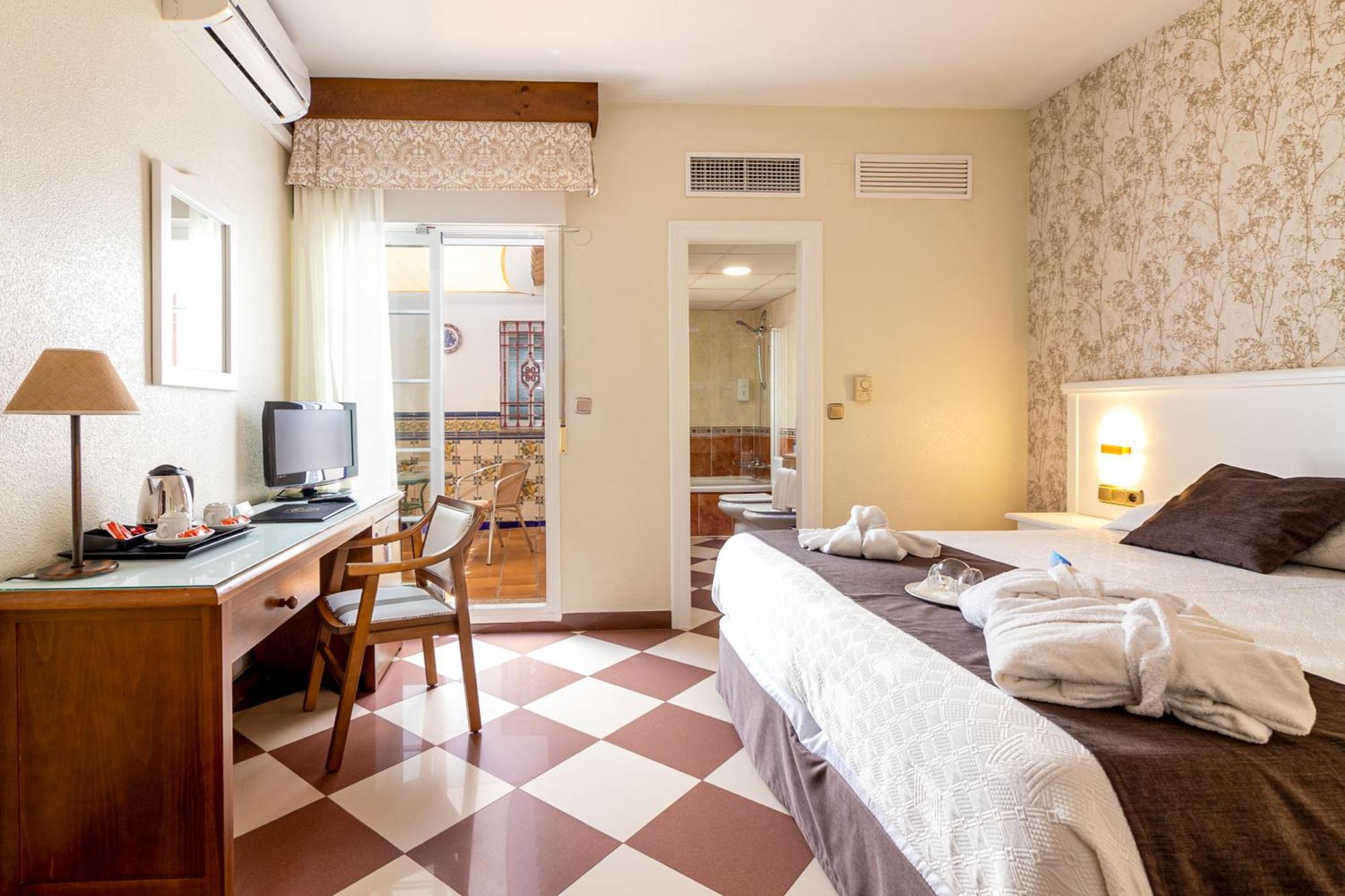 Hotel Avenida Tropical By Bossh! Hotels Salobreña Kültér fotó